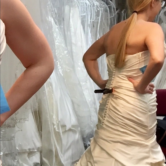 Casablanca bridal 2086 wedding dress - Picture 7 of 9